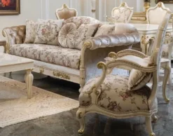 Casa Padrino Luxus Barock Wohnzimmer Set Creme / Rosa / Weiß / Gold - 2 Sofas & 2 Sessel - Handgefertigte Wohnzimmer Möbel im Barockstil - Edel & Prunkvoll