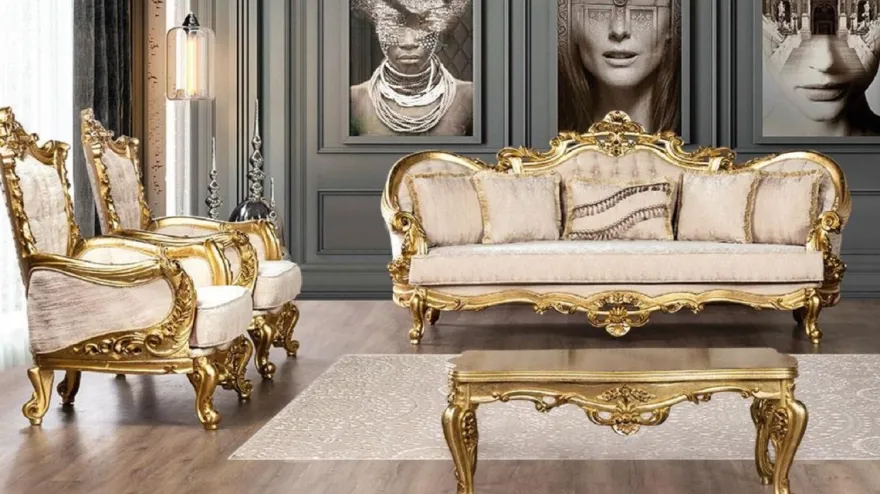 Casa Padrino Luxus Barock Wohnzimmer Set Cremefarben / Gold - 2 Barock Sofas & 2 Barock Sessel & 1 Barock Couchtisch - Barock Wohnzimmer Möbel