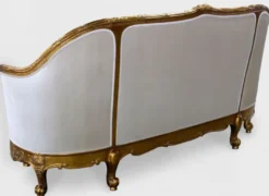 Casa Padrino Luxus Barock Wohnzimmer Sofa Weiß / Gold - Edles Handgefertigtes Antik Stil Sofa - Barock Wohnzimmer Möbel