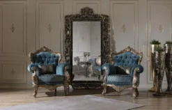 Casa Padrino Luxus Barock Wohnzimmer Set Blau / Gold - 2 Sofas & 2 Sessel & 1 Couchtisch - Prunkvolle Wohnzimmer Möbel im Barockstil