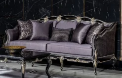 Casa Padrino Luxus Barock Wohnzimmer Set Lila / Schwarz / Gold - 2 Sofas & 2 Sessel & 1 Couchtisch - Prunkvolle Wohnzimmer Möbel im Barockstil