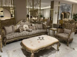 Casa Padrino Luxus Barock Wohnzimmer Sessel Braun / Weiß / Gold - Handgefertigter Barockstil Sessel mit elegantem Muster und dekorativem Kissen - Prunkvolle Barock Wohnzimmer Möbel