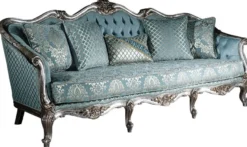Casa Padrino Luxus Barock Wohnzimmer Set Hellblau / Silber - 2 Sofas & 2 Sessel & 1 Couchtisch - Prunkvolle Wohnzimmer Möbel im Barockstil