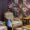 Casa Padrino Luxus Barock Wohnzimmer Set Hellblau / Gold - 2 Barock Sofas & 2 Barock Sessel & 1 Barock Couchtisch - Wohnzimmer Möbel im Barockstil - Barock Möbel - Barock Einrichtung