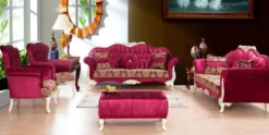 Casa Padrino Luxus Barock Wohnzimmer Set Bordeauxrot / Weiß / Gold - 2 Sofas mit Muster & 2 Sessel mit Muster & 1 Couchtisch - Prunkvolle Barock Wohnzimmer Möbel