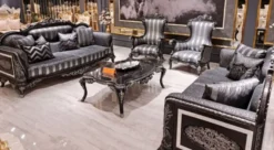 Casa Padrino Luxus Barock Wohnzimmer Set Grau / Schwarz / Silber - 2 Barock Sofas & 2 Barock Sessel & 1 Barock Couchtisch - Barock Wohnzimmer Möbel
