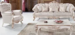 Casa Padrino Luxus Barock Wohnzimmer Set Hellgrau / Weiß / Antik Bronze - 2 Sofas & 2 Sessel & 1 Couchtisch - Wohnzimmer Möbel im Barockstil - Edel & Prunkvoll