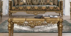 Casa Padrino Luxus Barock Wohnzimmer Set Grün / Gold - 2 Sofas & 2 Sessel & 1 Couchtisch - Wohnzimmer Möbel im Barockstil - Edel & Prunkvoll
