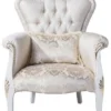 Casa Padrino Luxus Barock Wohnzimmer Sessel mit dekorativem Kissen Creme / Weiß / Gold 83 x 94 x H. 111 cm - Wohnzimmer Möbel im Barockstil