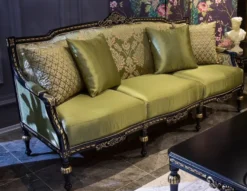 Casa Padrino Luxus Barock Wohnzimmer Sofa Grün / Schwarz / Gold 209 x 74 x H. 106 cm - Edles Massivholz Sofa mit dekorativen Kissen - Wohnzimmer Möbel im Barockstil