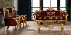 Casa Padrino Luxus Barock Wohnzimmer Set Bordeauxrot / Gold - 2 Sofas mit Muster & 2 Sessel mit Muster & 1 Couchtisch - Prunkvolle Barock Wohnzimmer Möbel
