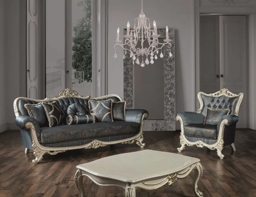 Casa Padrino Luxus Barock Wohnzimmer Set Blau / Creme / Gold - 2 Sofas & 2 Sessel & 1 Couchtisch - Prunkvolle Möbel im Barockstil