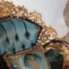 Casa Padrino Luxus Barock Wohnzimmer Set Blau / Weiß / Braun / Gold - 2 Sofas & 2 Sessel & 1 Couchtisch & 2 Beistelltische - Handgefertigte Wohnzimmer Möbel im Barockstil - Edel & Prunkvoll