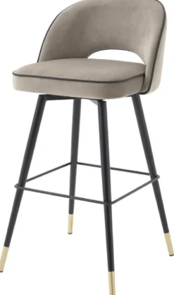 Casa Padrino Luxus Barstuhl Set Greige / Schwarz / Messingfarben 51 x 52 x H. 103 cm - Barstühle mit drehbarer Sitzfläche und edlem Samtsoff - Luxus Bar Möbel