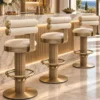 Casa Padrino Luxus Barstuhl Weiß / Messing H. 96 cm - Bar Möbel - Hotel Möbel - Luxus Möbel