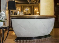 Casa Padrino Luxus Bartheke mit Kühlschrank Weiß / Naturfarben / Dunkelbraun / Grau 225 x 102 x H. 98 cm - Handgefertigter Bartisch - Hausbar - Hotel Möbel - Luxus Qualität - Made in Italy