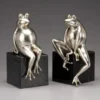 Casa Padrino Luxus Bücherstützen Frösche aus Bronze auf Marmorsockel - Bronze - 32 x 26 x 20 cm