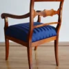 Casa Padrino Luxus Biedermeier Esszimmer Stuhl mit Armlehnen und Streifen Braun / Blau 58 x H. 92 cm - Massivholz Küchen Stuhl - Massivholz Esszimmer Möbel - Biedermeier Esszimmer Möbel