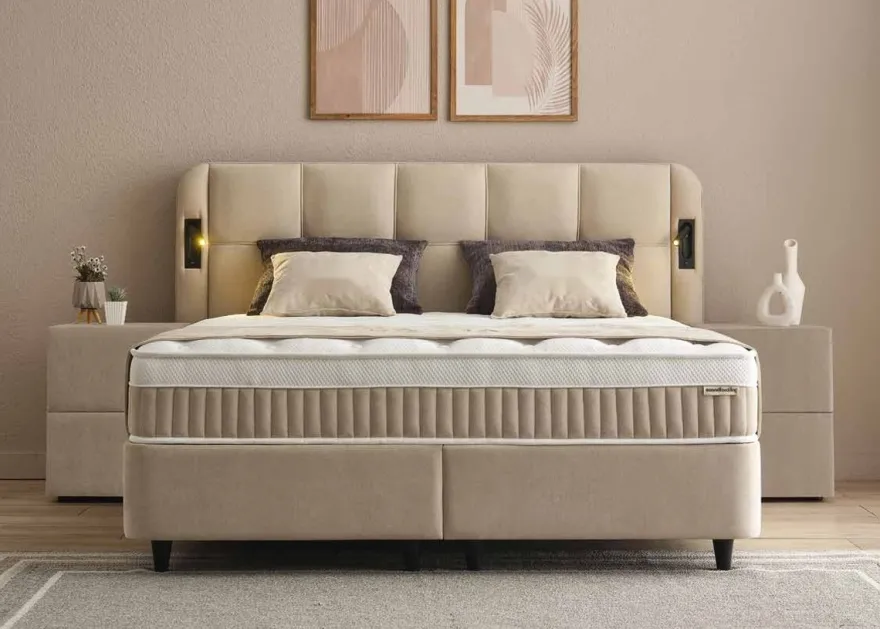 Casa Padrino Luxus Boxspringbett mit gestepptem Kopfteil und Leseleuchten Beige 140 x 200 cm - Luxus Schlafzimmer Möbel