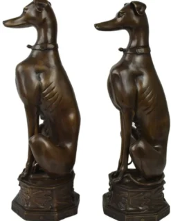 Casa Padrino Luxus Bronze Deko Skulpturen Hunde Bronzefarben 23 x 23 x H. 82 cm - Bronze Dekofiguren - Luxus Hotel & Restaurant Deko Accessoires