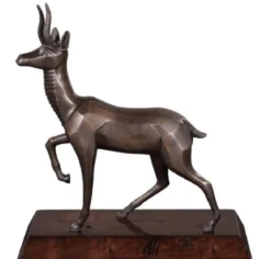 Casa Padrino Luxus Bronzefigur Antilope Bronze / Dunkelbraun 35 x 17 x H. 37 cm - Dekofigur mit Holzsockel