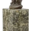 Casa Padrino Luxus Bronzefigur Katze Bronzefarben / Mehrfarbig 8,8 x 7,2 x H. 21,5 cm - Elegante Bronze Skulptur mit Marmorsockel - Deko Accessoires