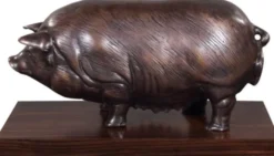 Casa Padrino Luxus Bronzefigur Schwein auf Holzsockel Bronze / Dunkelbraun 35 x 17 x H. 19 cm - Deko Figur