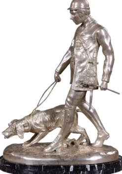 Casa Padrino Luxus Bronzefigur Jäger mit Hund Silber / Schwarz 45 x 28 x H. 61 cm - Bronze Skulptur mit Marmorsockel - Schreibtisch Deko - Wohnzimmer Deko - Luxus Qualität