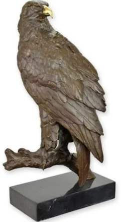 Casa Padrino Luxus Bronze Figur Adler auf Ast mit Marmorsockel Bronze / Gold / Schwarz 17,1 x 26,3 x H. 46 cm - Bronze Skulptur - Deko Figur - Deko Accessoires