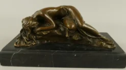 Casa Padrino Luxus Bronze Skulptur schlafende Frau Bronze / Schwarz 22 x 11 x H. 10 cm - Bronze Figur mit Marmorsockel - Schreibtisch Deko Accessoires