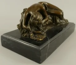 Casa Padrino Luxus Bronze Skulptur schlafende Frau Bronze / Schwarz 22 x 11 x H. 10 cm - Bronze Figur mit Marmorsockel - Schreibtisch Deko Accessoires