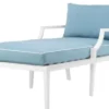 Casa Padrino Luxus Chaiselongue Weiß / Hellblau 68,5 x 157 x H. 79 cm - Liegesessel aus hochwertigen strapazierbarem Aluminium - Wohnzimmermöbel - Gartenmöbel - Gastronomie Möbel