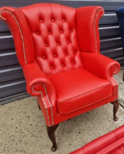 Casa Padrino Luxus Chesterfield Ohrensessel Rot / Dunkelbraun 98 x 90 x H. 110 cm - Echtleder Chesterfield Wohnzimmer Sessel - Wohnzimmer Möbel - Chesterfield Möbel - Luxus Leder Möbel