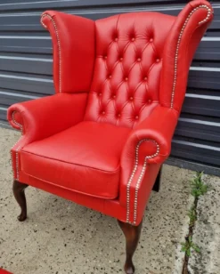 Casa Padrino Luxus Chesterfield Ohrensessel Rot / Dunkelbraun 98 x 90 x H. 110 cm - Echtleder Chesterfield Wohnzimmer Sessel - Wohnzimmer Möbel - Chesterfield Möbel - Luxus Leder Möbel