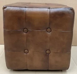 Casa Padrino Luxus Chesterfield Leder Hocker Braun 40 x 40 x H. 40 cm - Echtleder Fußhocker - Echtleder Würfelhocker - Chesterfield Wohnzimmer - Echtleder Möbel - Luxus Möbel