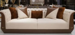 Casa Padrino Luxus Chesterfield Sofa Naturfarben / Braun / Grau - Wohnzimmer Sofa - Hotel Sofa - Wohnzimmer Möbel - Hotel Möbel - Chesterfield Möbel - Luxus Möbel - Luxus Einrichtung