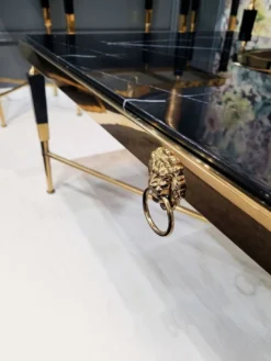 Casa Padrino Luxus Couchtisch Schwarz / Gold 130 x 70 x H. 45 cm - Wohnzimmertisch mit Kunstmarmor Tischplatte - Luxus Wohnzimmer Möbel - Hotel Möbel - Luxus Einrichtung - Hotel Einrichtung