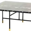 Casa Padrino Luxus Couchtisch Schwarz / Messingfarben 80 x 80 x H. 37 cm - Moderner Wohnzimmertisch mit Marmorplatte und Metallgestell - Luxus Wohnzimmer Möbel