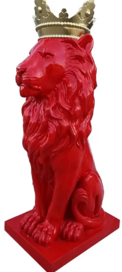Casa Padrino Luxus Dekofigur Löwe mit Krone Rot / Gold H. 80 cm - Wetterbeständige Deko Skulptur - Wohnzimmer Deko - Garten & Terrassen Deko Tierfigur