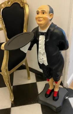 Casa Padrino Luxus Deko Figur Buttler Mehrfarbig 36 x 44 x H. 94 cm - Kunstharz Deko Skulptur - Deko Accessoires