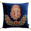 Casa Padrino Luxus Deko Kissen mit Troddeln Löwe Dunkelblau / Gold 45 x 45 cm - Feinster Samtstoff - Luxus Qualität