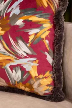Casa Padrino Luxus Deko Kissen Blumen Design Rot / Mehrfarbig / Grau 45 x 45 cm - Bedrucktes Samt Kissen mit Fransen - Deko Accessoires