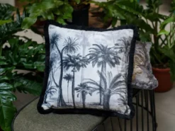 Casa Padrino Luxus Deko Kissen Palmen Design Grau / Schwarz 45 x 45 cm - Bedrucktes Samt Kissen mit Fransen - Deko Accessoires