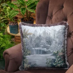 Casa Padrino Luxus Deko Kissen antike Landschaft Mehrfarbig / Grau 45 x 45 cm - Bedrucktes Samt Kissen mit Fransen - Luxus Deko Accessoires