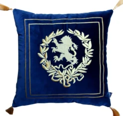 Casa Padrino Luxus Deko Kissen Wappen Dunkelblau / Gold mit goldenen Troddeln 45 x 45 cm - Feinster Samtstoff - Luxus Wohndeko