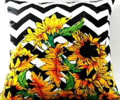 Casa Padrino Luxus Deko Kissen Virginia Sunflowers Schwarz / Weiß / Mehrfarbig 45 x 45 cm - Feinster Samtstoff - Wohnzimmer Kissen
