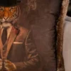 Casa Padrino Luxus Deko Kissen Gentleman Tiger Braun / Mehrfarbig 45 x 45 cm - Bedrucktes Samt Kissen mit Fransen - Luxus Qualität