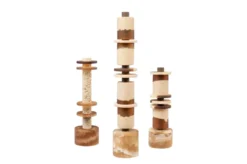 Casa Padrino Luxus Deko Objekt Cremeweiß / Braun Ø 11 x H. 62,7 cm - Hohe Skulptur Strata aus Kunstharz und Sand - Luxus Deko Accessoires