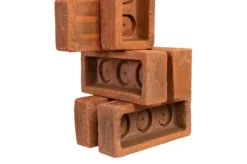 Casa Padrino Luxus Deko Objekt Naturfarben 30 x 22 x H. 61 cm - Skulpturales Objekt aus Terrakotta-Ziegeln und unbehandeltem Messing - Luxus Deko Accessoires
