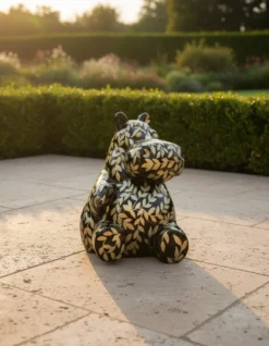 Casa Padrino Luxus Deko Skulptur Nilpferd Sitzend Hindi H. 95 cm - Deko Skulptur - Deko Figur - Tierfigur - Gartendeko